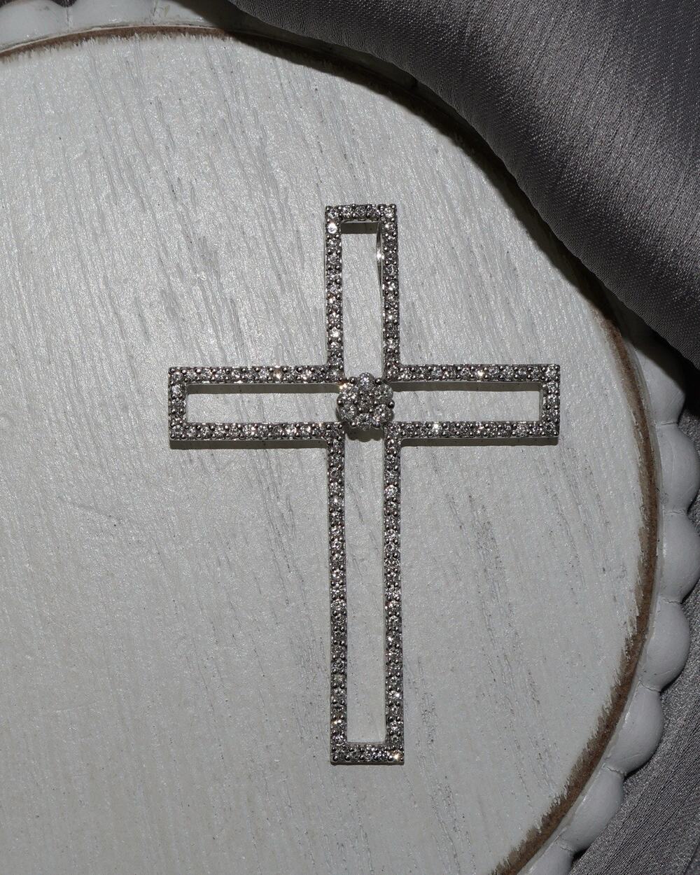 18k White Gold Cross Diamond Pendant 6.86G /2.1in /1.47tcw